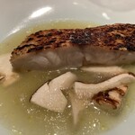 蒼 - 8.愛媛藤本さんより神経〆白鯛　本日の仕立て
      2kg超え　アクアパッツァ
      松茸がアクセントに使われて
      華を添えつつごく自然に調和している