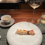 蒼 - 5.長井さかな人　長谷川さんより　
      　赤座海老とビスク
      焼きたてのブリオッシュ
      この店のスペシャリテとのこと