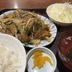 華正樓 - レバニラ定食。レバーがいっぱい。