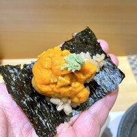 鮨 青海 - ⑩ 雲丹9種食べ比べ 別料金
                    ・バフンウニ3種（歯舞、根室、厚岸）
                    ・ムラサキムニ3種（苫小牧、宮城、礼文）
                    ・塩水ウニ3種（熊石、茅部、四島）