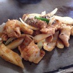 滝川ホルモン店 - 2014.10.24(金)14時 ホルモン700円と白ご飯大250円＝950円 さっき豚平ラーメンを食べたけど、 この道を通るなら止まってしまう、私にとっての関所(^｡^)