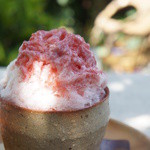 喫茶ニワトリ - 苺みるくのかき氷（ぎのざ村苺・ちょこっとサイズ390円）
      