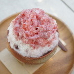 喫茶ニワトリ - 苺みるくのかき氷（ぎのざ村苺・ちょこっとサイズ390円）
      