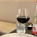 Brasserie Le Carnot - ショレ・レ・ボーヌの村名。
            なかなか骨太なタイプ。この街のほんのちょっと北に行ったところの畑です。
            ブッフ・ブルギニヨンと合わない理由を探すほうが大変(^^)