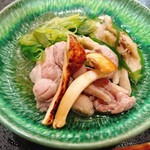 心一 - 網走産松茸と天然舞茸とまがも
      九条ネギ 葛切りの鍋