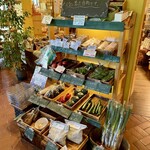 ミンタル  - お野菜も売ってます