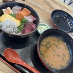 おさかな食堂 一魚一会 - 料理写真:海鮮丼　並