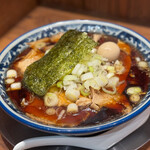 焼豚中華そば専門 しげる - 黒 焼豚ラーメン☆