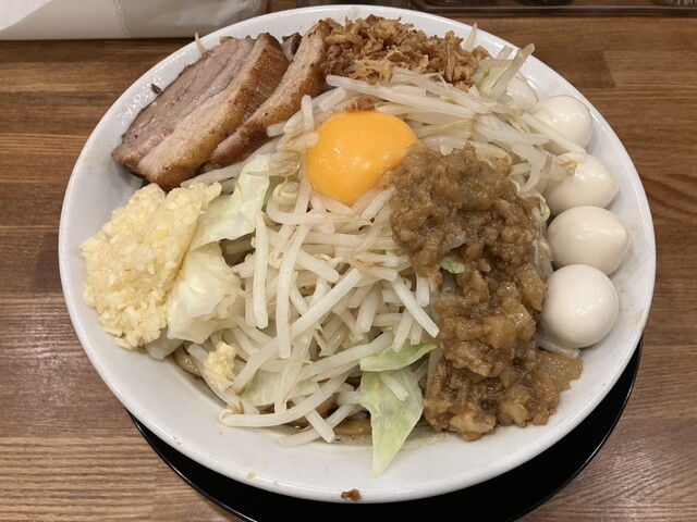 チョモランマ太郎 ラーメン チョモランマ 小ラーメン（ニンニク：マシマシ、野菜：普通
