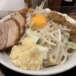 ラーメンチョモランマ - ラーメン汁なし、ニンニク・野菜・背脂マシ、うずら５個トッピング