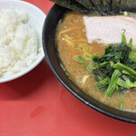 ラーメン 杉田家 本店 - 