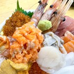 北のどんぶり屋 滝波食堂 - 旬の特選市場丼 5500円