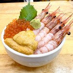 北のどんぶり屋 滝波食堂 - わがまま丼 3品 普通サイズ 3520円
      （自家製いくら、あまえび、生うに+550円）