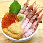 北のどんぶり屋 滝波食堂 - わがまま丼 3品 普通サイズ 3520円
      （自家製いくら、あまえび、生うに+550円）