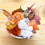 北のどんぶり屋 滝波食堂 - 旬の特選市場丼 5500円