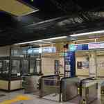 エコール・クリオロ - 駅改札を抜けた後は