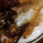 かつれつ四谷たけだ - 大きなチキンデミカツ断面