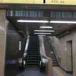 エコール・クリオロ - サクッとエスカレーターに乗り込むと