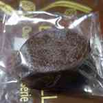 エコール・クリオロ - その後はプチ・ショコラを頂くべく包みを開け