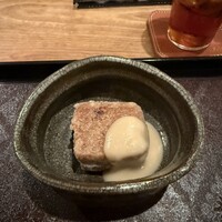 茜坂大沼 - 1、先付け
                    胡桃の揚げ豆腐、白味噌。
                    