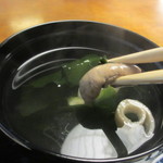うなぎの冨さん  - 定食のお吸い物は勿論鰻料理には欠かせない肝吸いです。
