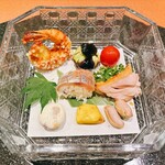 厨 花膳 - 塩茹で落花生 他