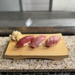吉光  - 赤身　中トロ 大トロ