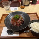 北海道プレミアム黒毛和牛 ステーキ丼&牛かつ ふしみ - 