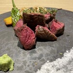 野菜巻き串・直送鮮魚の個室居酒屋 SHIKIBU - 尾崎牛の赤身グリル