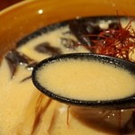 札幌 炎神 - 炎の味噌チャーシューラーメン2012（スープ）