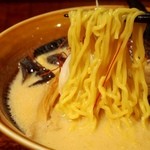 札幌 炎神 - 炎の味噌チャーシューラーメン2012（麺）