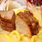 札幌 炎神 - 炎の味噌チャーシューラーメン2012（豚ロース角切りチャーシュー）
