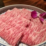 和牛 まつした - 上撰和牛のお肉だけ追加オーダー。刺しは特選に劣るが美味しい。