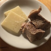 カルネジーオ イースト - 