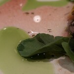 restaurant Et ... - 緑は九条ネギ   ピンクは薬味のソース  綺麗で爽やかで美味しかった