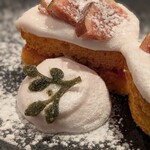 restaurant Et ... - トマトのケーキにイチジク   エスプーマの上はバジルのお味