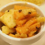 ナタラジ - アチャール。おいもが入っていました。