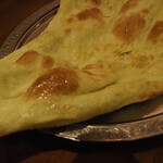 ナタラジ - 小松菜のナン　バスマティライスにも変えられますがやはり緑