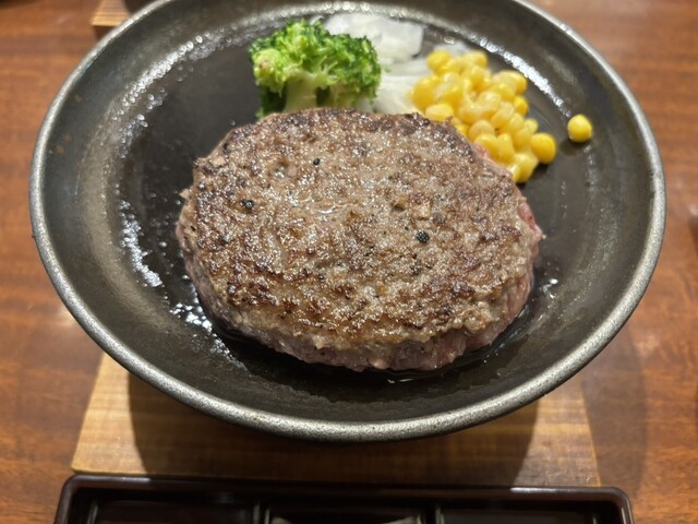 Torokeru Hamburger steak Fukuyoshi Rifuwoku Inazawa Ten