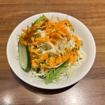 タージマハルエベレスト - このてのお店はなぜだかたいていこんな感じのドレッシングつかって気がするわんー