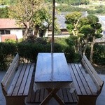 芳熊庵 くまそば - テラス席