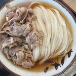 丸池製麺所 - 肉うどん(小、ひやあつ)