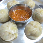 プルジャ ダイニング - モモ　￥550