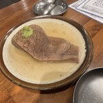大宮牛タンいろ葉 - 茹で牛タン