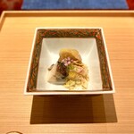 かねき - 白イチジクの酒蒸し、落花生味噌、千葉県産鮑、北海道噴火湾毛ガニ