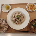 トーコーキッチン - 冷しゃぶ 副菜二品 豚汁 ご飯