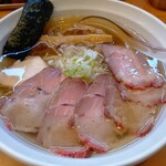 支那そば うみ - 支那そば(白)＋焼豚トッピング