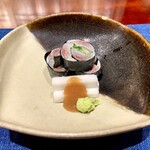 かねき - 金太郎巻き：銚子のイワシ、長芋、梅肉醤油