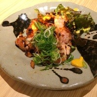 個室と地肴 北新地 心屋 本通り店 - 地鶏の網焼き
