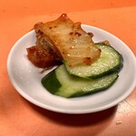 大連閣 - 中華丼 550円 (キムチ･きゅうりの浅漬け付)